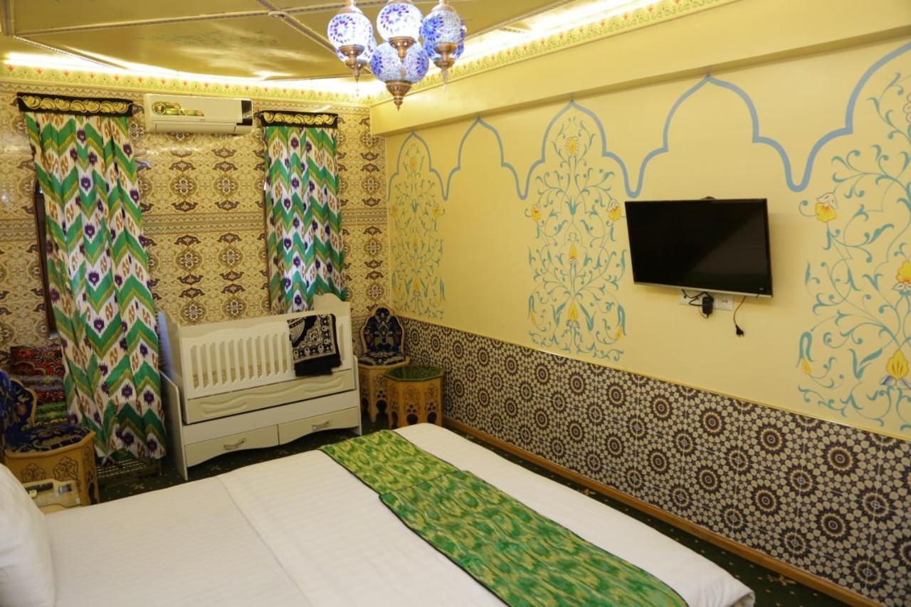 Hon Saroy - Immerse Atmosphere In The Epoch Of The Khans Hotel ทาชเคนต์ ภายนอก รูปภาพ